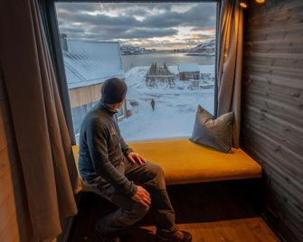 Hattvika Lodge - Ballstad - Balcón