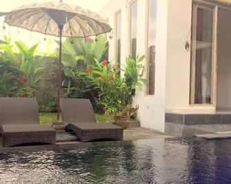 2 BDR Private Villa in the ricefield with Pool, AC, WIFI & close to Ubud Center - Ubud - Pool