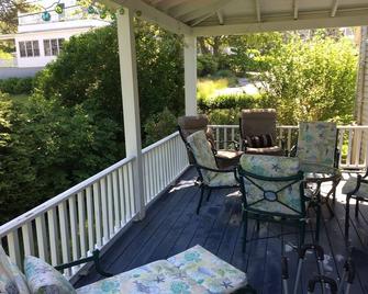 North Falmouth Part Ocean View, Beach-3 Min Walk Wifi Grill Linen Pickleball - North Falmouth - Balcony