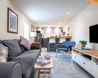 Wonderful villa for 2 people with WIFI and TV - Inverness - Living room