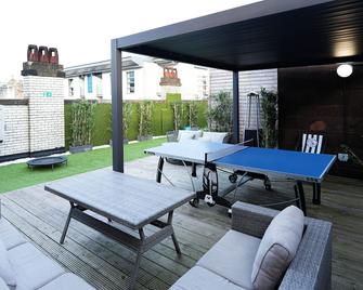 Revolver - Glasgow - Balcon