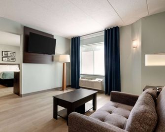Wingate by Wyndham Salisbury MD Airport North - Salisbury - Living room