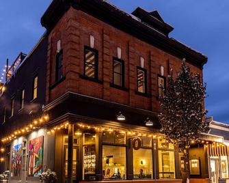 Eleven Revelstoke Lodge - Revelstoke - Gebäude