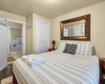Bluebird Day - Huckleberry Cottage - Bend - Bedroom