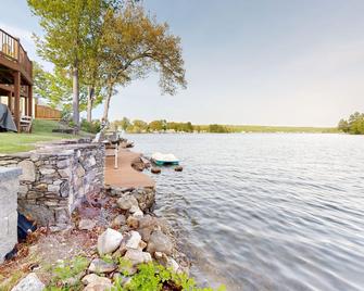 Webster Lake - One Home -Two Apartments - Webster