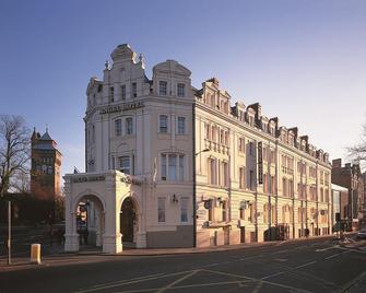 The Angel Hotel - Cardiff