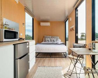 Hill View at Euroa by Tiny Away - Euroa