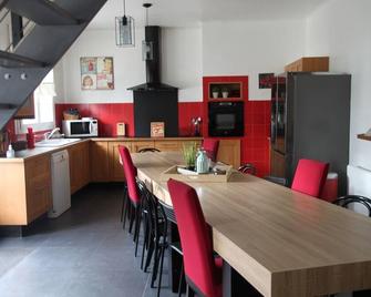 House Heated Swimming Pool, Jacuzzi 1 H From Paris. Near Fontainebleau - Climbing - Fontainebleau - Kitchen