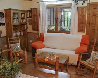 Casa Rural El Cerezo - Alcalá del Júcar - Living room