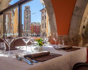 Hotel Portici - Romantik & Wellness - ריבה דל גארדה - חדר אוכל