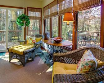 Sapphire Vacation Rental Cabin Close to Hiking - Sapphire - Sala de estar