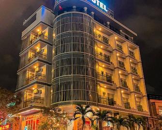 Y Linh Hotel - Qui Nhon - Edificio