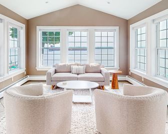 Riverside Retreat - Brockville - Salon