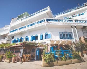 Surf Maroc's Auberge - Agadir - Gebäude