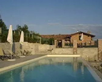 Bricco Torricella - Monforte d'Alba - Pool