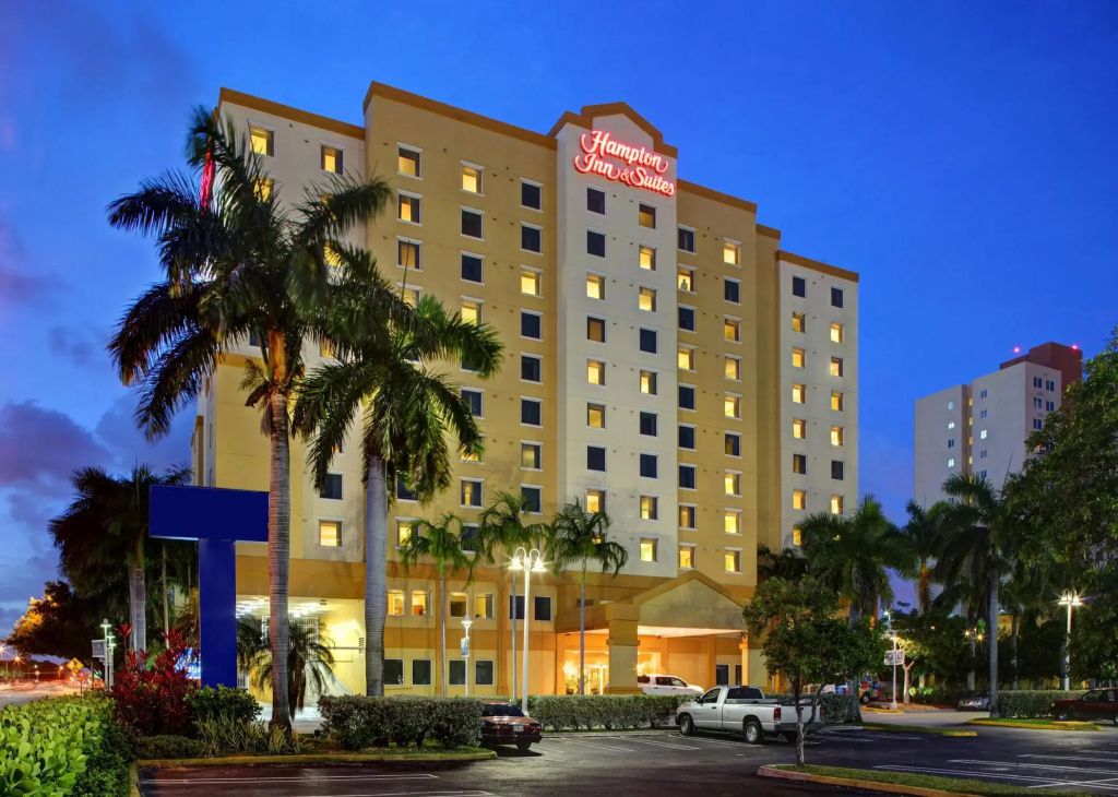 Hampton Inn & Suites Miami-Airport South-Blue Lagoon - Miami - Edificio