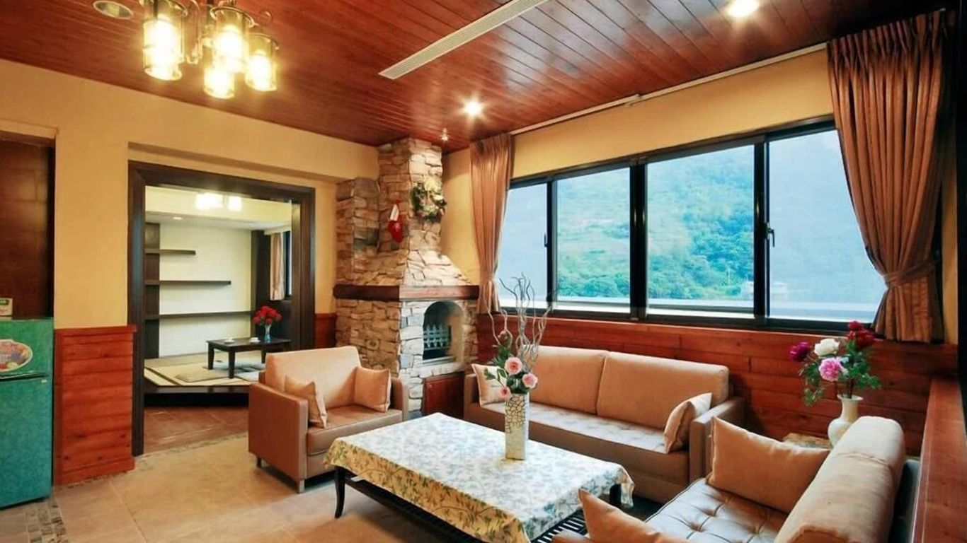 โรงแรมหมิงลู่ ฮอลิเดย์