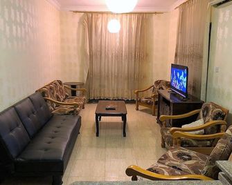 Sea View Luxury Furnished Flat - Aqaba - Living room