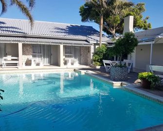 Savoy Hotel - Jeffreys Bay - Bazén