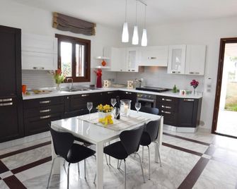 Toto Residence - Torre Lapillo - Cucina