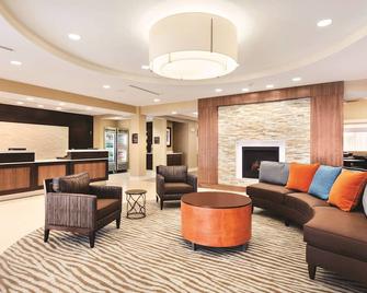 홈우드 스위트 애틀랜타 에어포트 노스 - 애틀랜타 - 로비