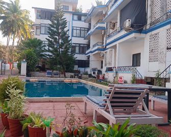 Sunpark Resort - 6 Mins Walk To Baga Beach - Baga - Pool