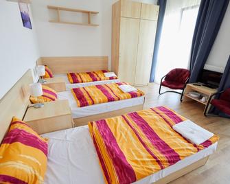 University Hotel - Prague - Bedroom