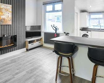 Host & Stay - Thurstane Street - Bolton - Dining room