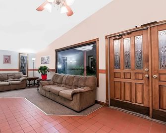 Tidy Unit, Outdoor Pool, Free Parking, Wifi, Pets Allowed - Ashland - Huiskamer