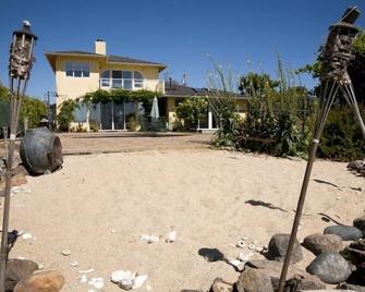 Incredible Waterfront Property, Pool, Boat, Gardens, and More! - Novato - Вигляд зовні