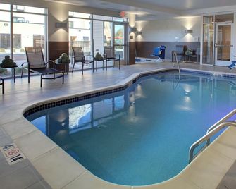 Fairfield Inn & Suites by Marriott Detroit Canton - Canton - Zwembad