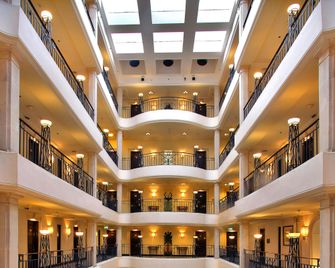 Itc Windsor, A Luxury Collection Hotel, Bengaluru - Bangalore - Lobby