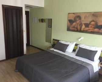 Hotel San Michele - Aprilia - Schlafzimmer