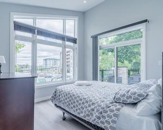 Downtown House 3bdr 2bath Bbq Hdtv Wi-Fi Balcony Sleeps Up To 6 - Belleville - Bedroom