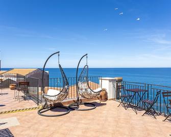 Dolce Vita Rooms and Apartments - צ'פאלו - מרפסת