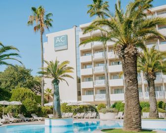 AC Hotels by Marriott Ambassadeur Antibes- Juan les Pins - Antibes - Building