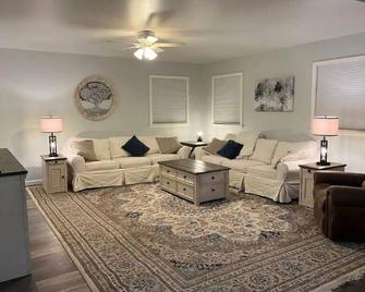Beautiful Village of LeRoy Home - Le Roy
