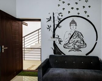 Hotel O Golden Residency Manjeri - Manjeri - Living room