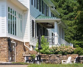 Mary's Land Farm - Ellicott City - Building