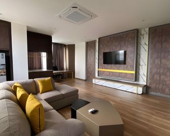 Mutiara Merdeka Hotel - Pekanbaru - Wohnzimmer
