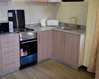 New Avon Apartments - דר א-סאלאם - מטבח