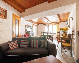 Maison accueillante avec jardin à Albas - Cascastel-des-Corbières - Sala de estar