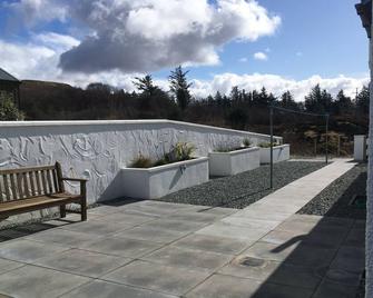 Skye Getaways Self Catering Accommodation - Dunvegan - Balcony