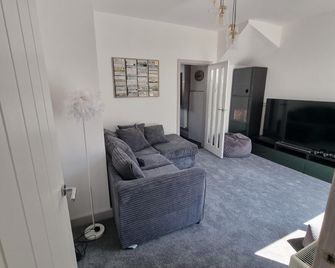 The quiet central cottage - Plymouth - Sala de estar