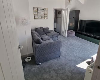 The quiet central cottage - Plymouth - Salon