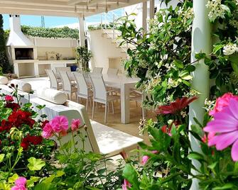 Villa Gina - Torre San Giovanni - Ugento - Innenhof