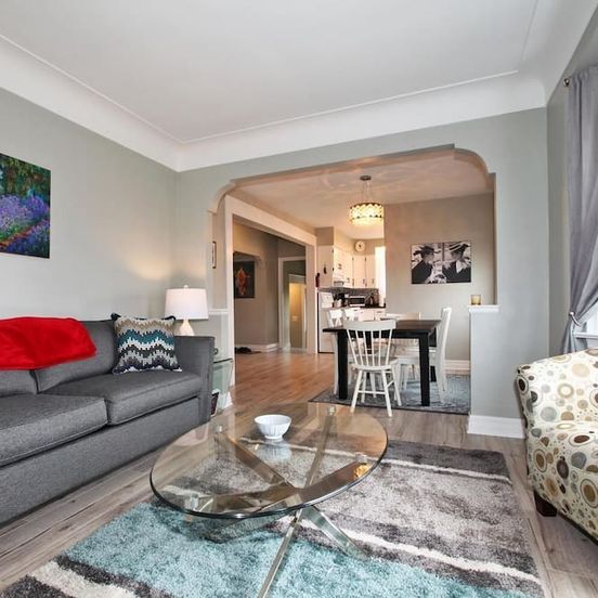 Living room view of Niagara On The Lake Gemütlicher Bungalow Wifi Bbq Weingüter