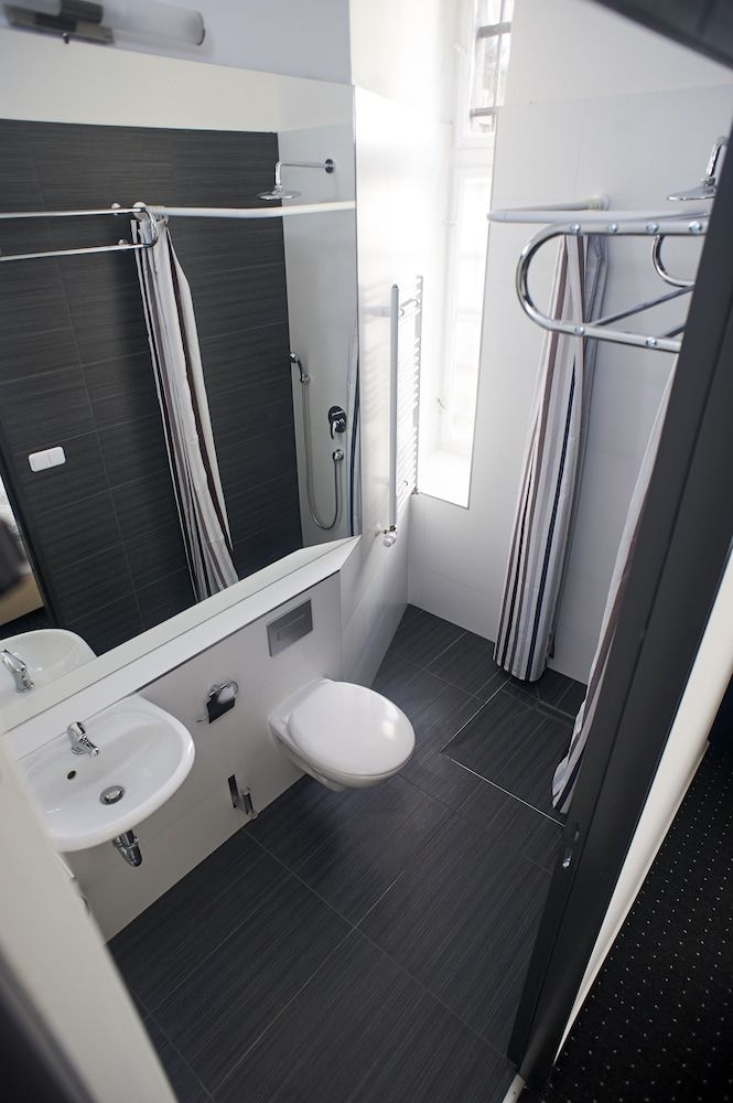 Hotel Goldmarie - Berlin - Bathroom