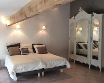 Cottage In Maison Vigneronne Le Somail On Canal Du Midi 25km From The Mediterranean - Ginestas - Schlafzimmer