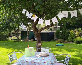 The Old Smithy Converted Blacksmiths - Sleeps 7 and pet friendly (upto 2 dogs) - Kelso - Binnenhof